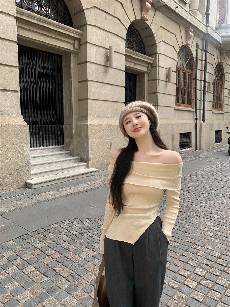 

Женский сексуальный вязаный свитер на одно плечо с длинным рукавом - облегающий крой, неровный подол, короткий топ для осени и зимы One size fits 40-60 kg абрикосовый