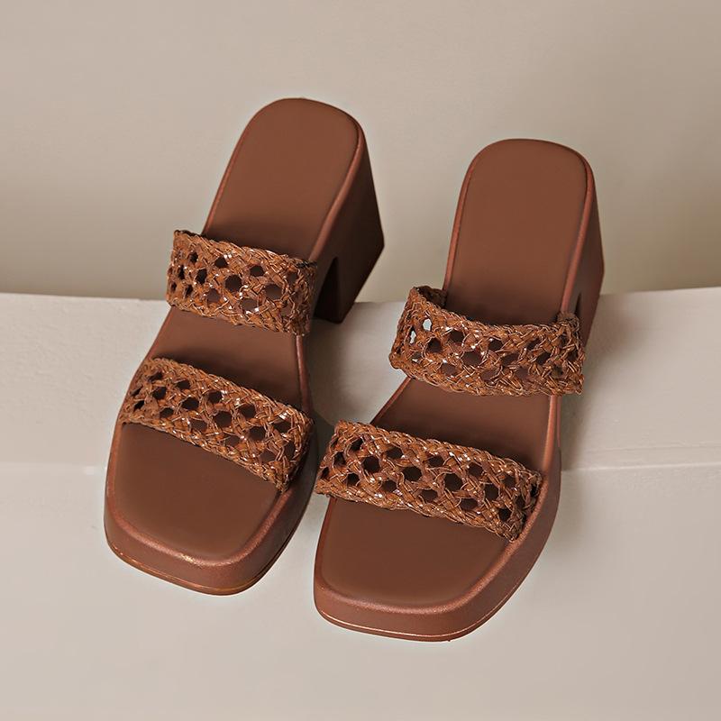 

Большой размер однословные крутые шлепанцы лето новый однотонный плетеный полый квадратный носок высокий каблук толстая подошва толстый каблук шлепанцы 35 коричневый