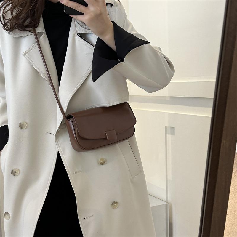Fashion Versatile Temperament Women's Bag New Simple Casual Shoulder Bag Solid Color Flip Simple Messenger Small Square Bag