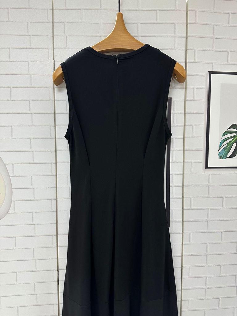 Elegant Sleeveless Waist-Cinching Black Maxi Dress for Women, Summer 2026 Style