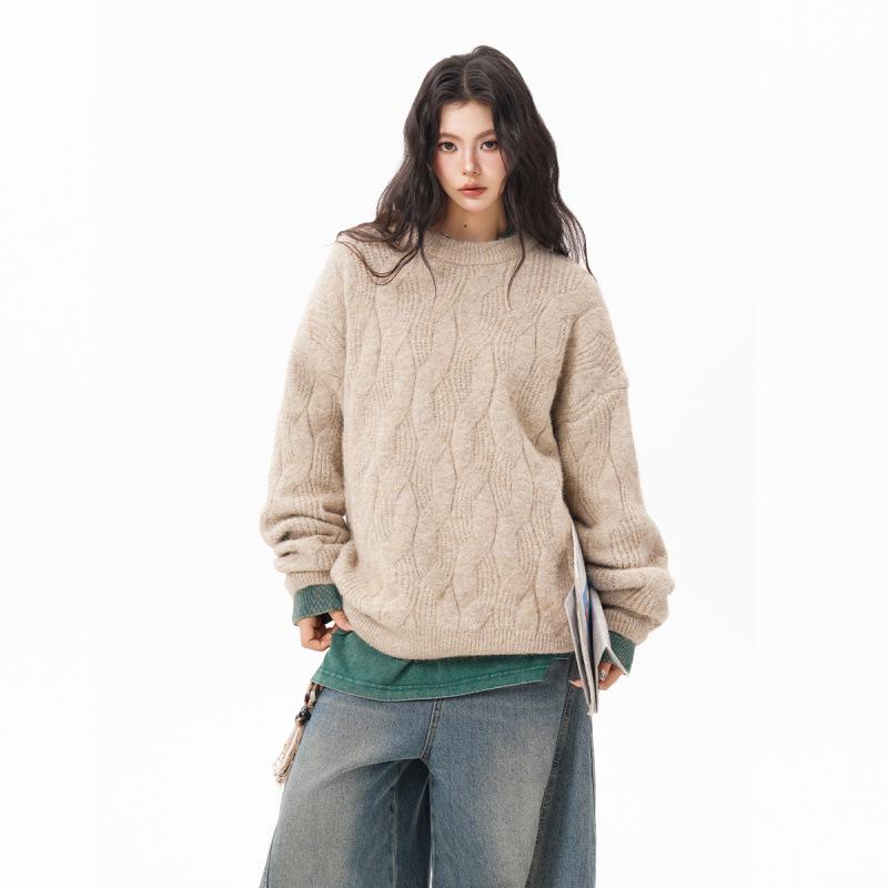 Men's Retro Cable Knit Sweater - Loose Fit, Round Neck, Autumn/Winter Pullover.