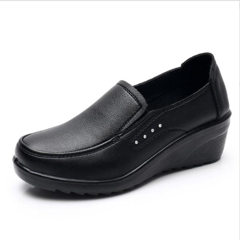 2026 Spring Autumn New Women's Single Shoes Loafers Wedges Soft Sole Comfortable Large Size Mother's Leather Mid-heel Pumps