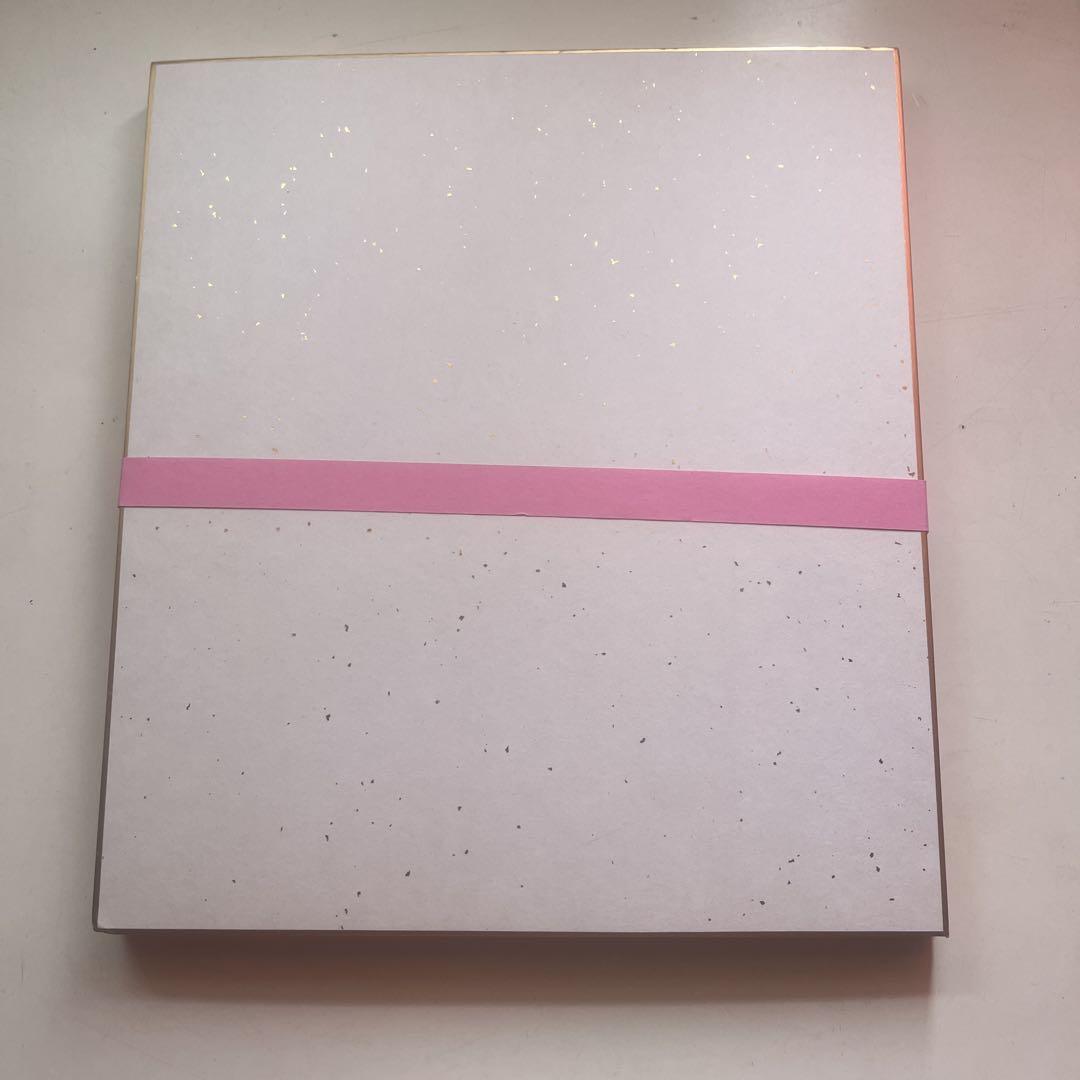 

[USED] 26 sheets of glittery white paper