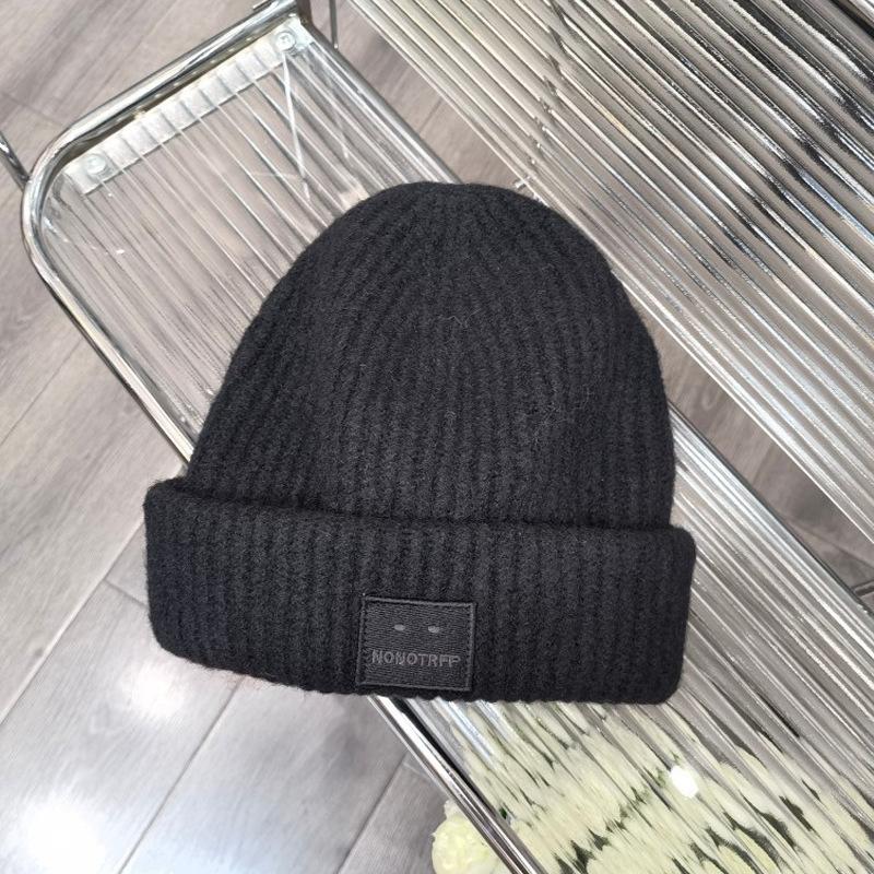 Autumn and winter wool hat women's loose sticker big head circumference beige cold hat warm and thickened new ear protection knitted hat