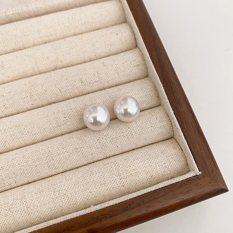 9Silver Needle Simple and Versatile Pearl Earrings for Women, Light Luxury and High-end Feel, Elegant and Unique Personalized Ear Accessories