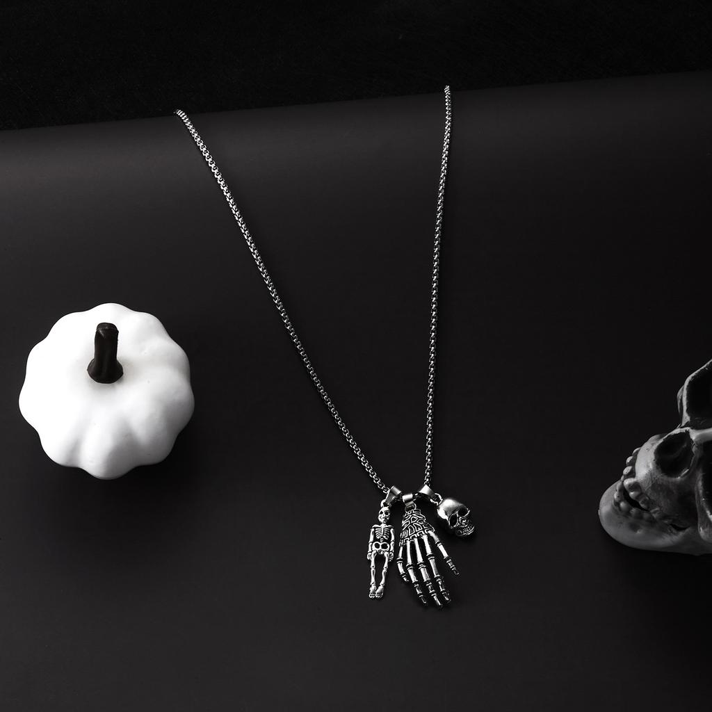 Halloween new hip hop men and women with the same skeleton hand alloy punk style necklace