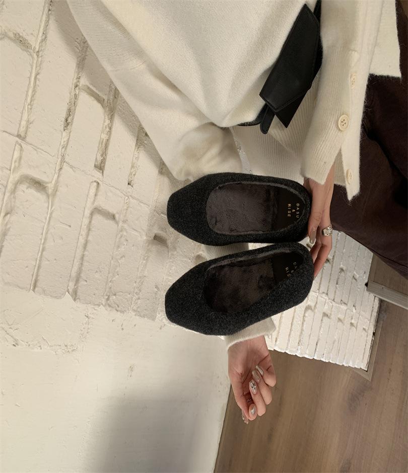 Woolen retro shallow mouth single shoes women's spring and autumn 2025 new versatile commuter soft sole comfortable soft sole grandma shoes