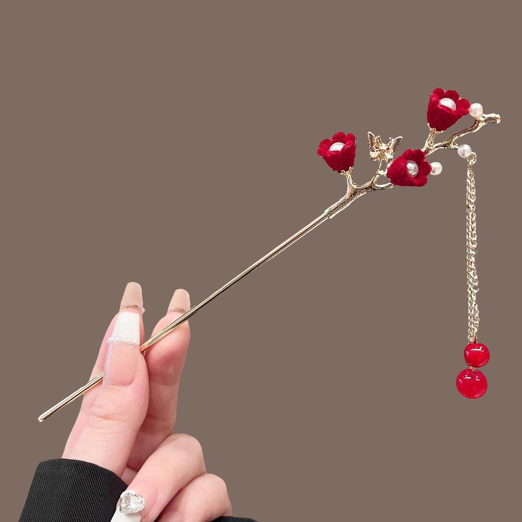 Elegant Red Rose Tassel Hairpin - U-shaped Hair Accessory for Women, Perfect for Updos and Traditional Attire.