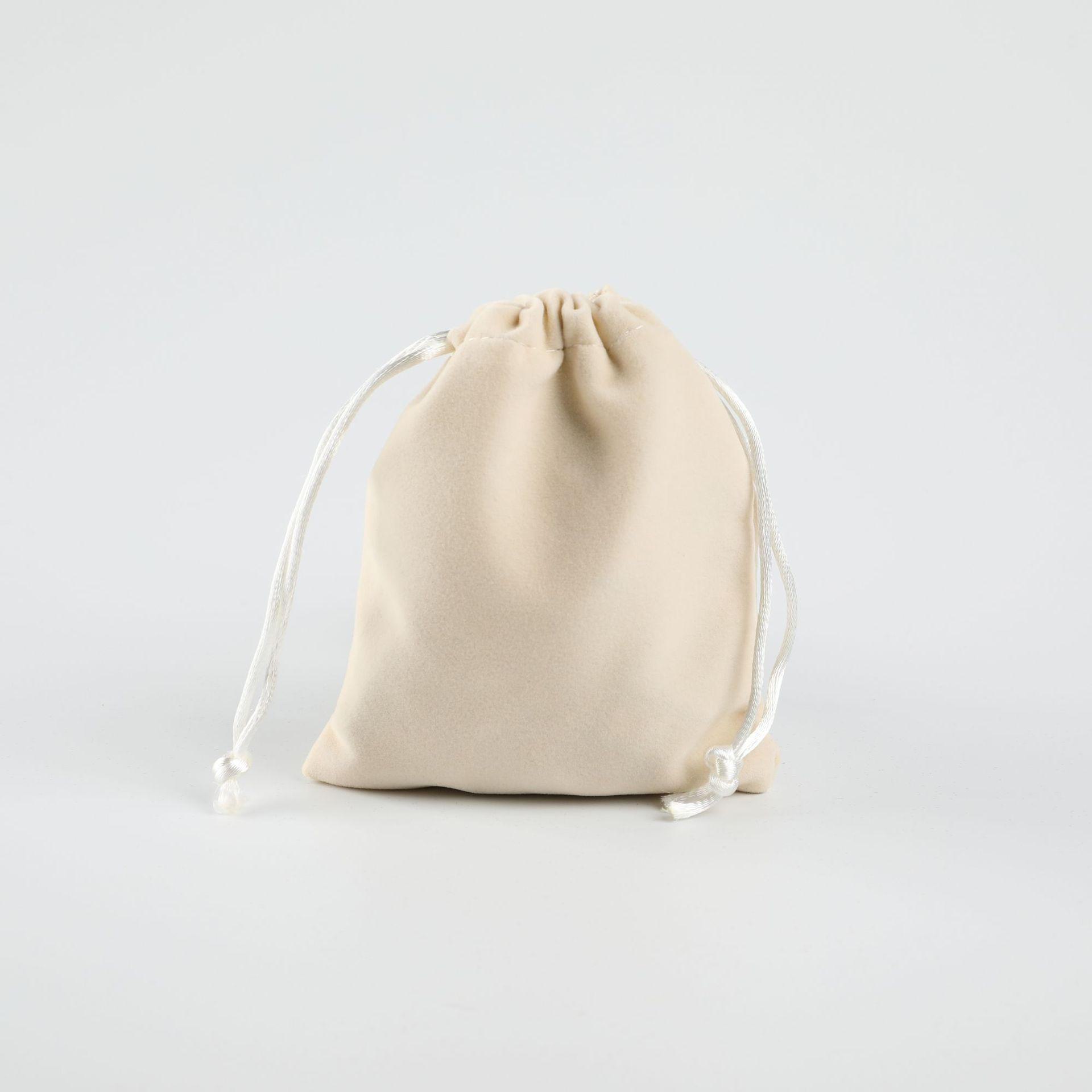 

Фланелевый мешочек для украшений на шнурке - небольшой тканевый чехол для хранения аксессуаров на удачу 9x7 покинуть белый