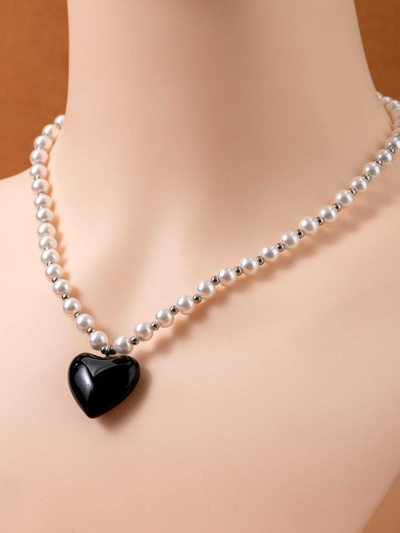 Hot Styles Pearl with Acrylic Black Peach Heart Pendant Spice Girl Sweet Cool Wind Necklace