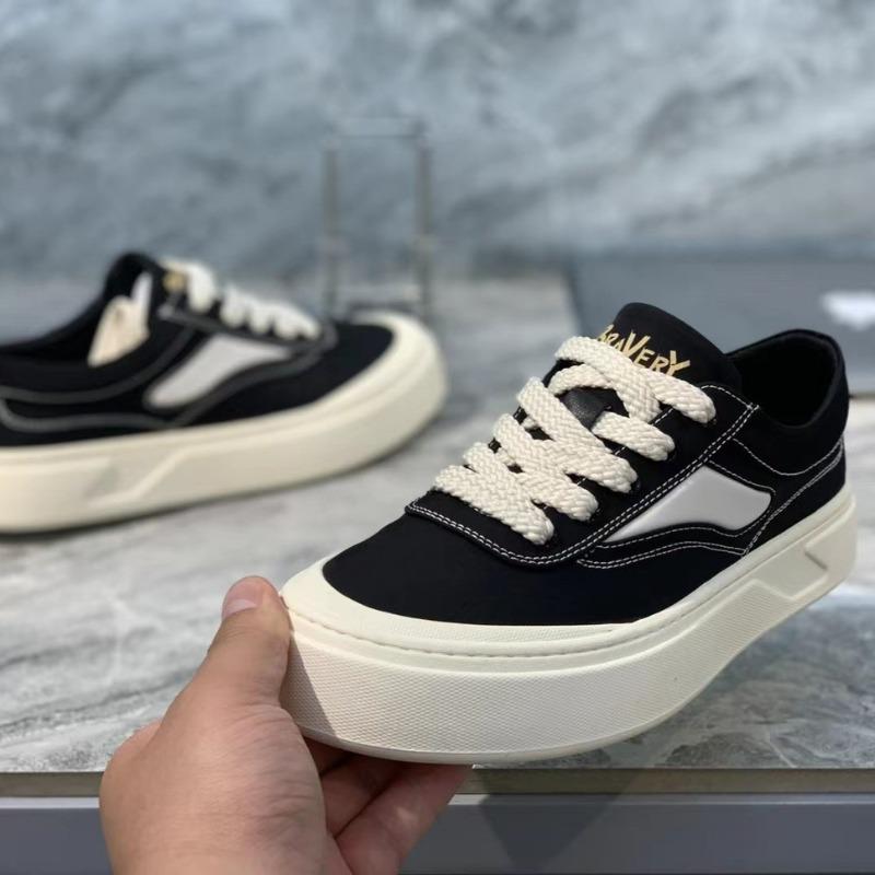 Men's Casual Shoes 2025 Spring Classics Adolescent Platform Sneakers Flat Bottom Comfortable Skateboarding Shoes Tenis Masculino