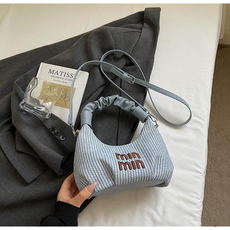 

2025 pleated handbag women s summer new niche design high-end fashion versatile woven shoulder messenger bag синий