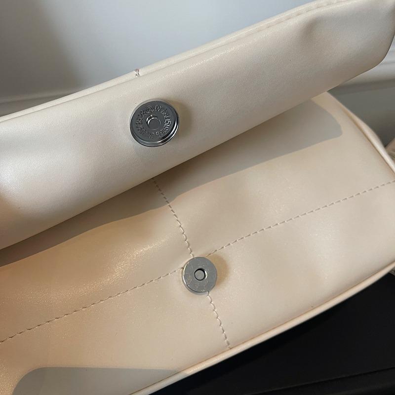 Fashion Minimalist PU Leather Shoulder Bags for Women Chain Crossbody Bag with Quilted Detail for Work and Outings Daily Use and Travel