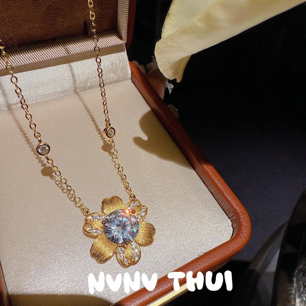 

Very Good Match, Retro Brushed Flower Gem Necklace, Dinner Haute Couture Rich Flower Flash Diamond Earrings, Set.