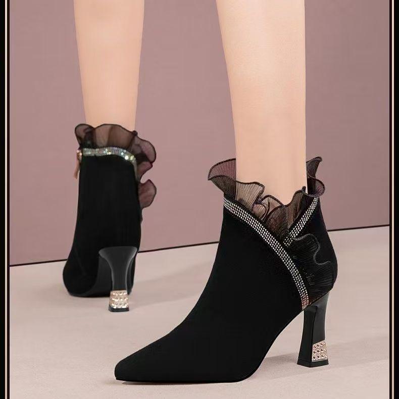 2025 Damankelstövlar: Strasspärlad spetskant, Högklackade stilettos, Fårskinnssuede