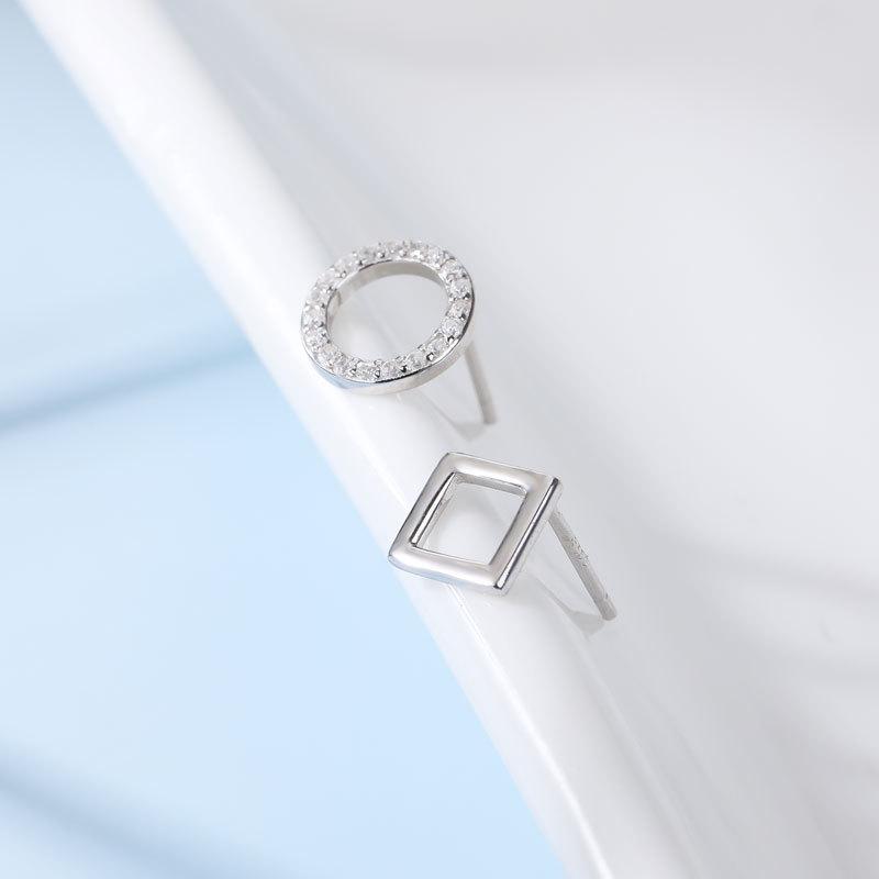 Geometrisches Rundes Quadratisches Asymmetrisches Design Mikro-Einlegeohrringe mit Vielseitigen und Kühlen Stil Ohrringen