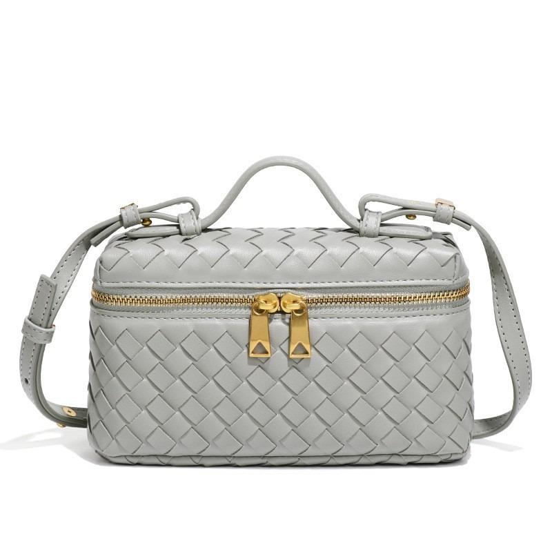Hand-woven New One-shoulder Fashion Lunch Box Bag, Practical and Trendy Portable Oblique Span Box Bag