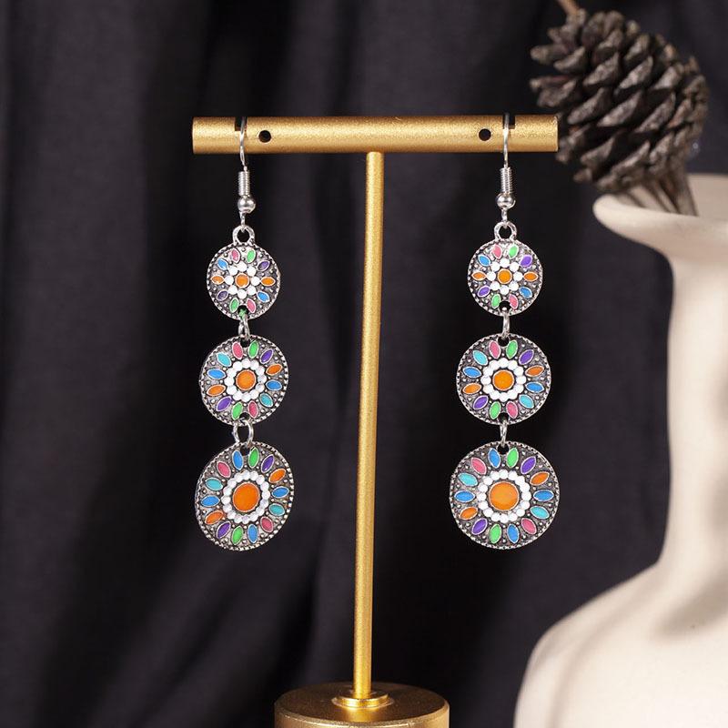 European, American and Bohemian Hollow Bead Fringed Earrings, High-end Retro Ethnic Style Earrings, Fashionable Long Earrings.