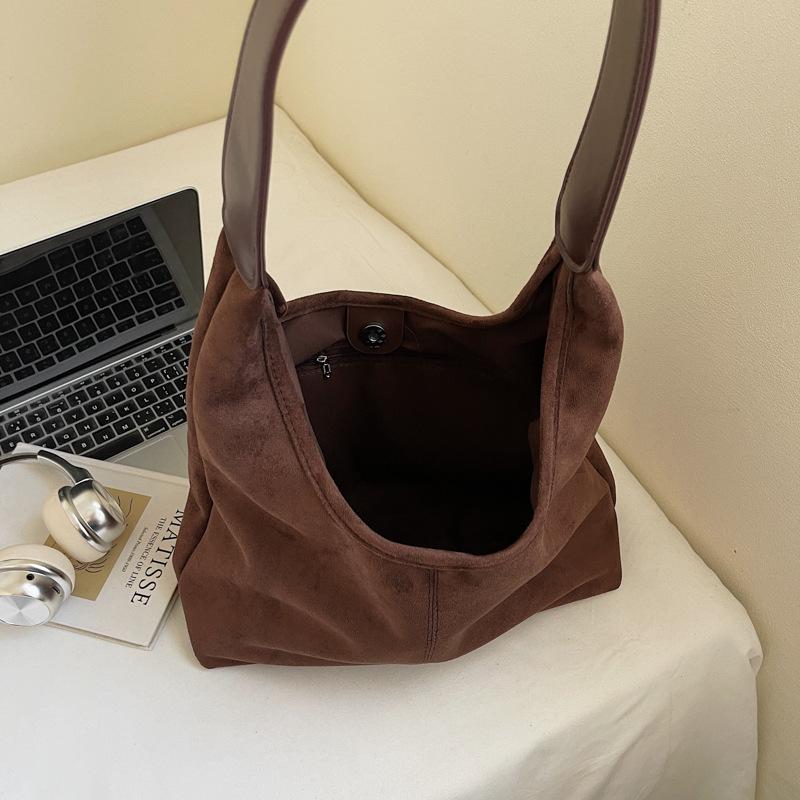 Retro Style Large Capacity Underarm Bag Women's 2025 New Trendy Fashion Matte Texture Shoulder Bag Korean Version Tote Bag