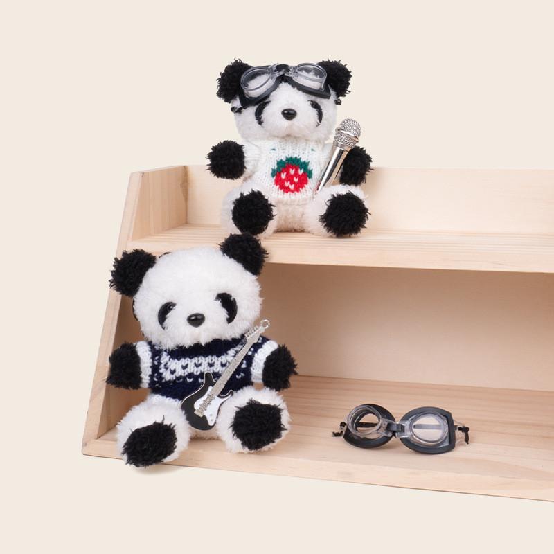 Musikalischer Pilot Panda Plüsch Schlüsselanhänger mit Gitarre und Mikrofon zum Verschenken und Dekorieren