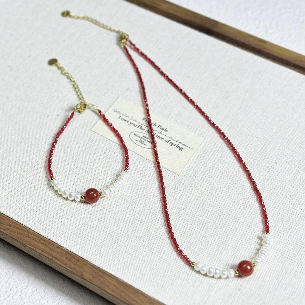 Chinesischer Retro Neujahrs Süßwasserperlen & Roter Achat Halskette mit Roter Kristall Schlüsselbein Kette für Damen