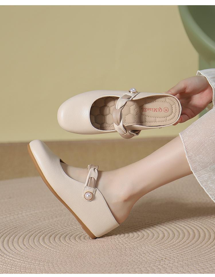 Baotou sandals for women's outer wear in the summer of 2025, the new round head versatile one-pedal slope heel heightened apricot slippers