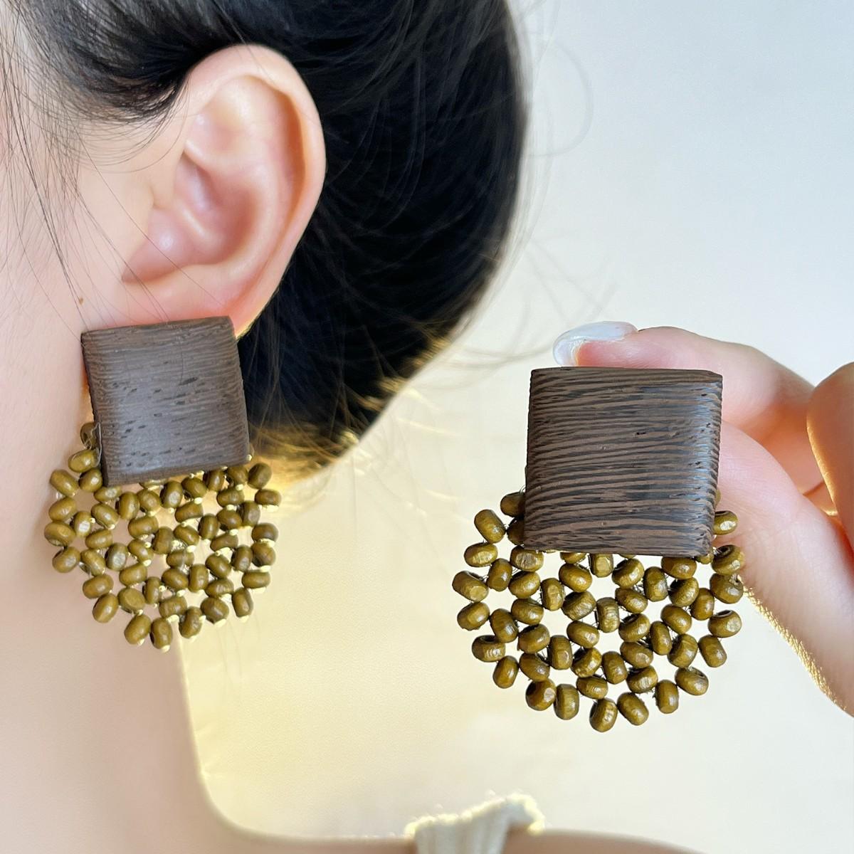 

Модные серьги-подвески для женщин золотой