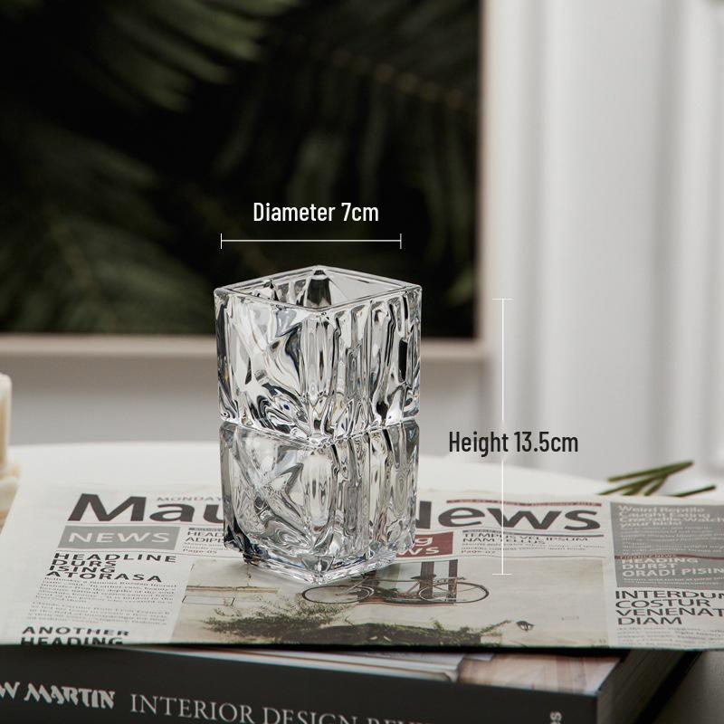 

Elegant Transparent Glass Square Vase for Floral Arrangements - Minimalist Tabletop Decoration for Weddings and Parties