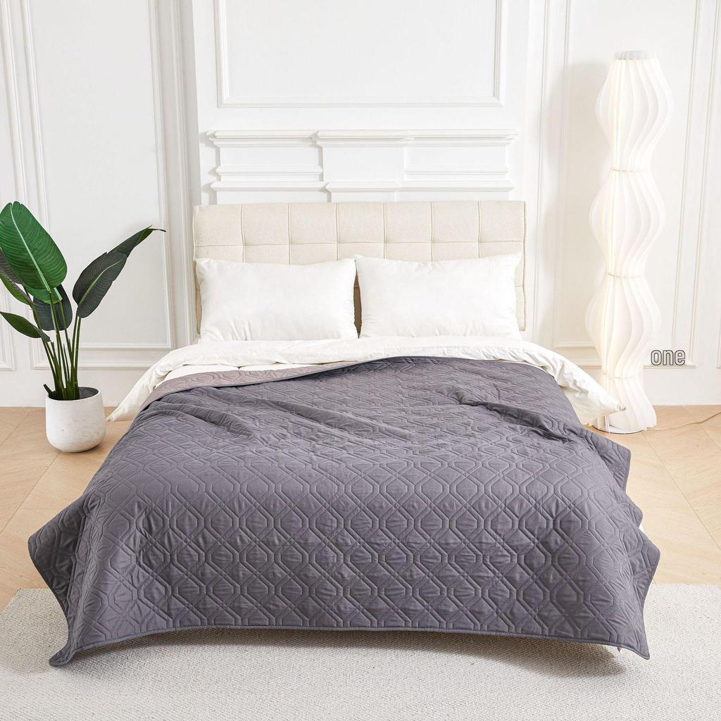 Waterproof Pet Mattress Cover: Dustproof, Anti-Slip, Anti-Urine Protective Sofa Pad for Cats and Dogs