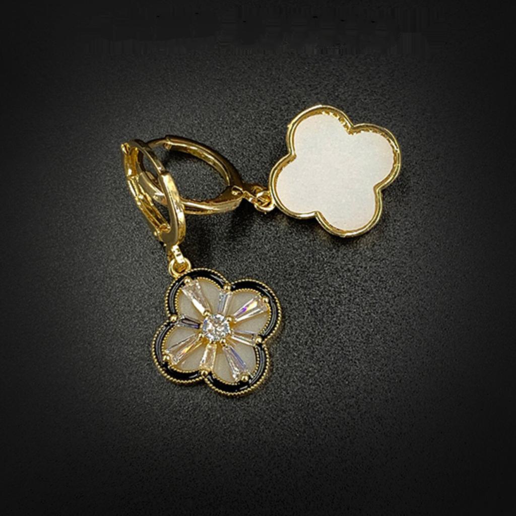 New Trendy and Stylish Stylish and Exquisite Micro-inlaid Four-leaf Flower Ear Buttons for Women's Personality Niche Design Earrings for Women