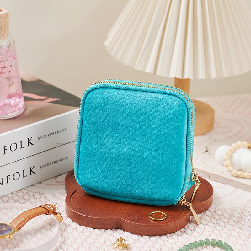 2026 New Velvet Jewelry Organizer Bag Portable Travel Mini Jewelry Roll Pouch for Earrings Rings Necklace Soft Clutch Bag