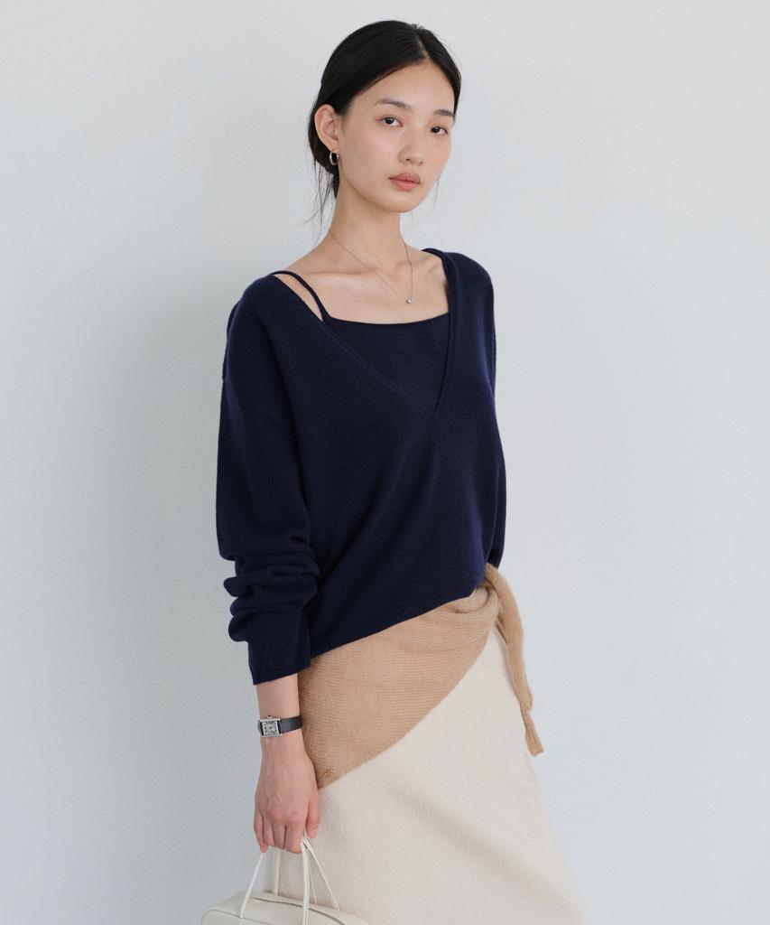Yulago Yak Wool V-Neck Knit