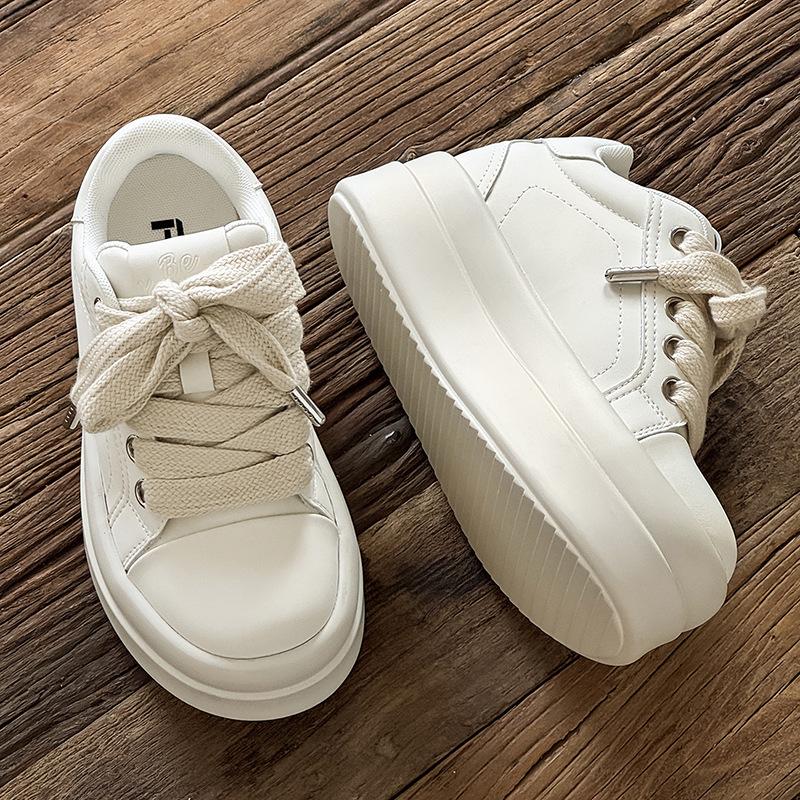 Thick-soled leather surface CM invisible inner height increase, spring and autumn style height increase casual board shoe bread