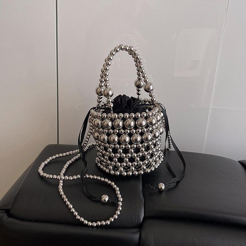 

Сумка женская весна и лето 2025 новая нишевый дизайн жемчужная сумка-мессенджер бисерная плетеная ажурная сумка для мобильного телефона сумка-ведро чёрный