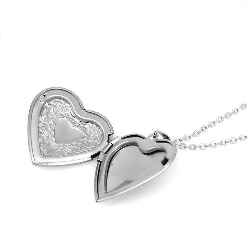 Women's Openable Round Heart-Shaped Pattern Photo Frame Photo Box Pendant Necklace
