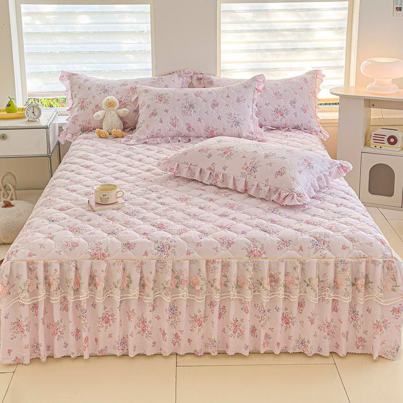 

Quilted and Sandwiched Cotton Technology Bedspread with Ruffled Bed Skirt Bedding Set Printed Pattern Pillowcase Princess Style Dust Ruffle Cover 48*74cm 2pcs pillowcase