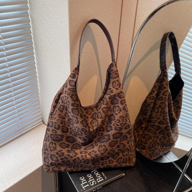Leopard Print Bag Women's Large Capacity 2025 New Autumn and Winter Leisure Shoulder Mother and Child Bag Versatile Work Commuter Tote Bag