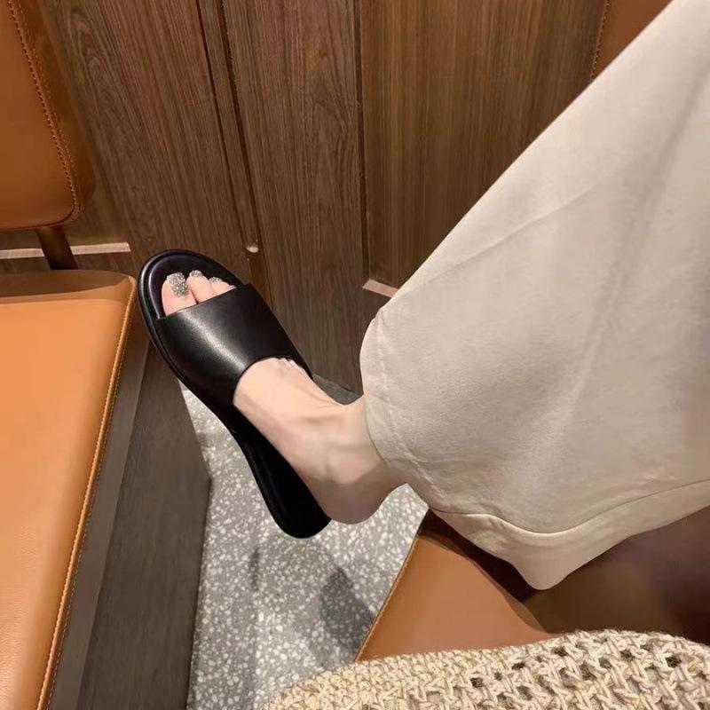 

Comfortable leather surface, flat heel, versatile flat bottom row style, women s new outer wear 35 чорний