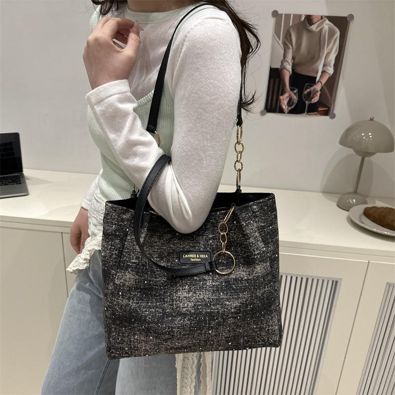 Simple casual commuting large capacity versatile shoulder underarm bag texture new fashion portable tote bag women