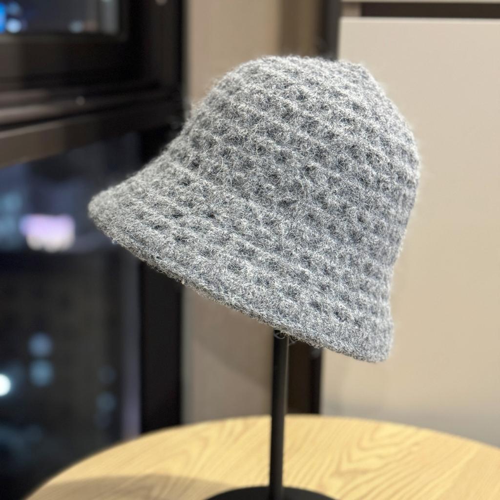 New Autumn and Winter Warm Knitted Fisherman Hat for Women Japanese Style Simple and Fashionable Face Showing Small Travel Casual Bucket Hat