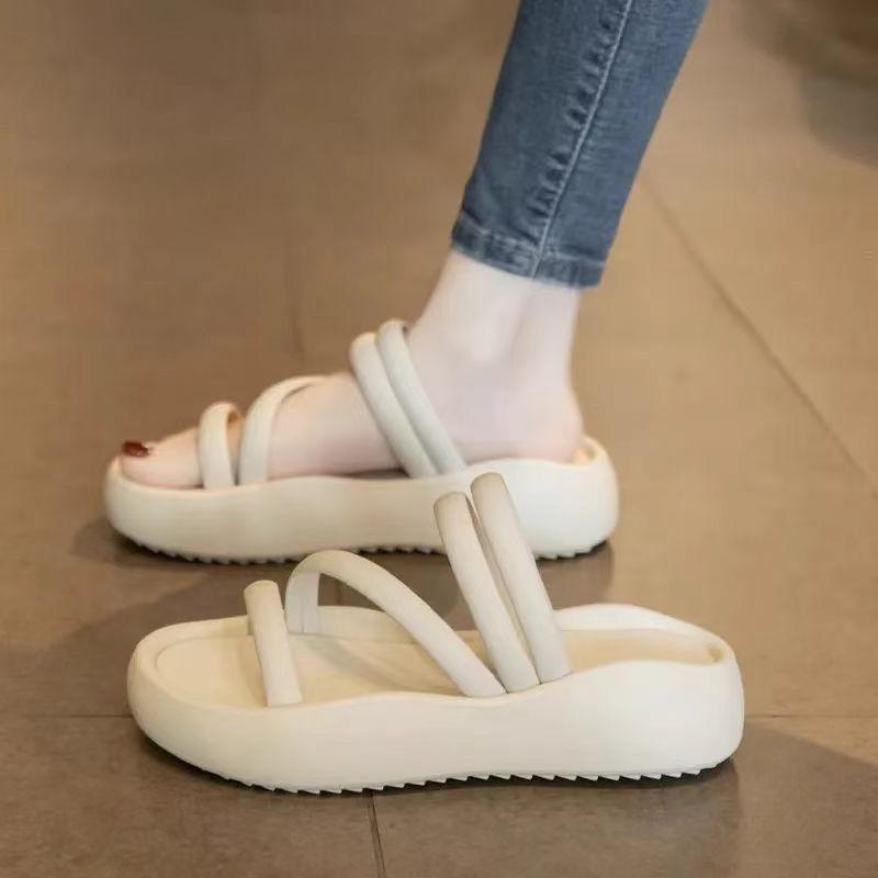 Modische dicksohlige weichsohlige Hausschuhe für Damen, neu für den Sommer, zum Ausgehen mit Röcken, hochwertige rutschfeste, kühle Strandhausschuhe