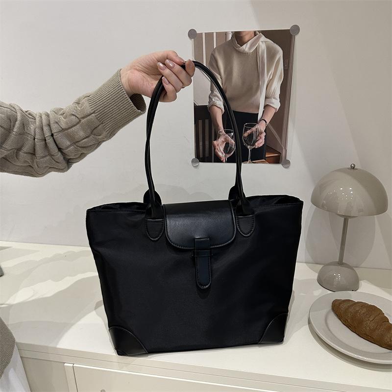 

Splicing simple retro fashion large-capacity tote bag women s casual texture temperament commuting versatile shoulder bag чёрный