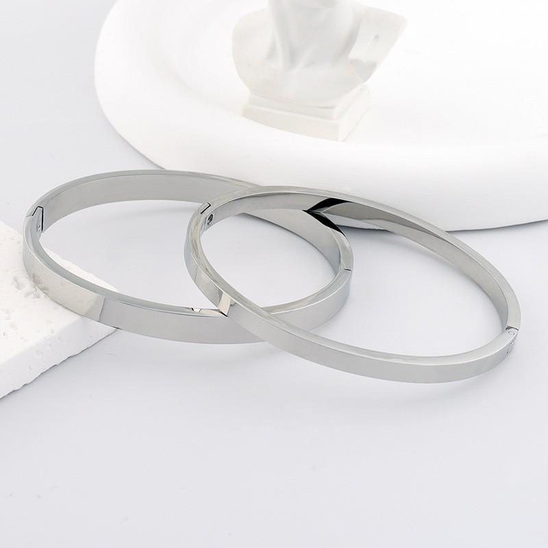 Women's High-End Non-Fading Titanium Steel Bracelet with Polished Buckle Bangle