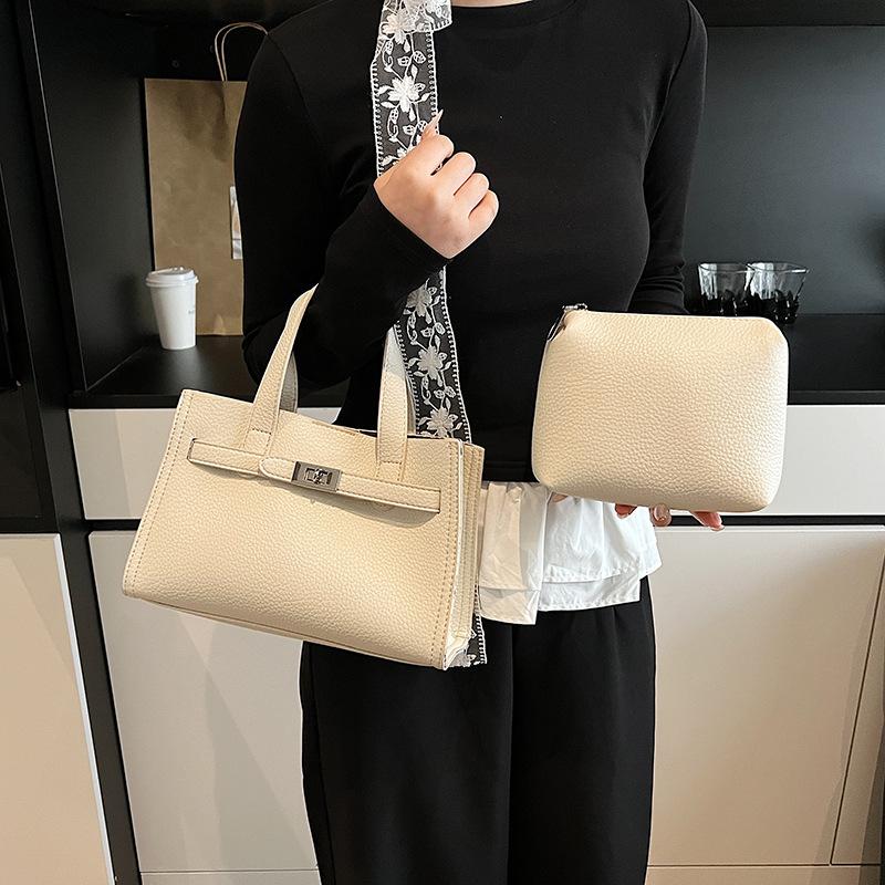 Portable Tote Bag Women's New Fashionable Large-capacity Shoulder Messenger Bag