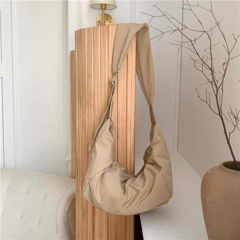 Large Capacity Nylon Shoulder Bag Women Casual Crossbody Sling Bag Lightweight Everyday Tote with Wide Adjustable Strap Crescent Bag