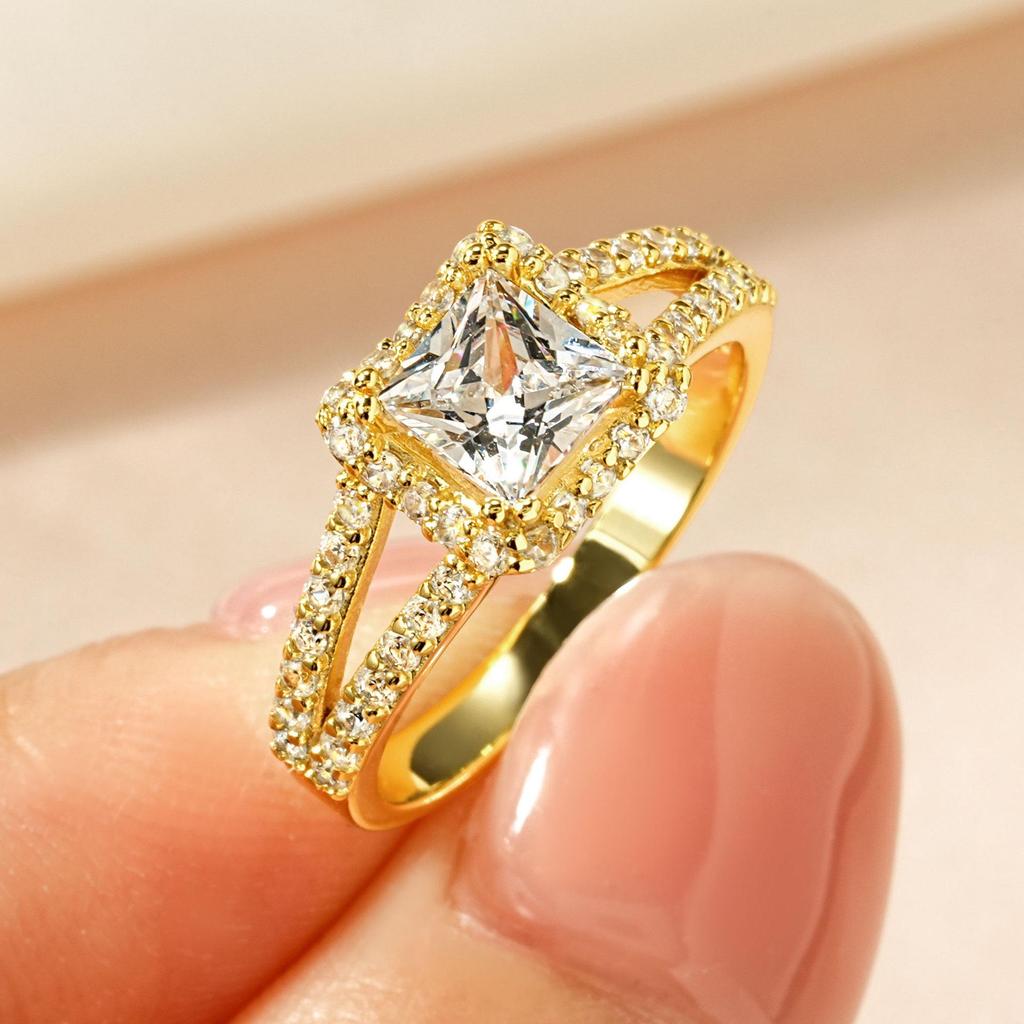 Women's Light Luxury Round Diamond Zircon Ring – Elegant Micro-Pave Fashion Accessory