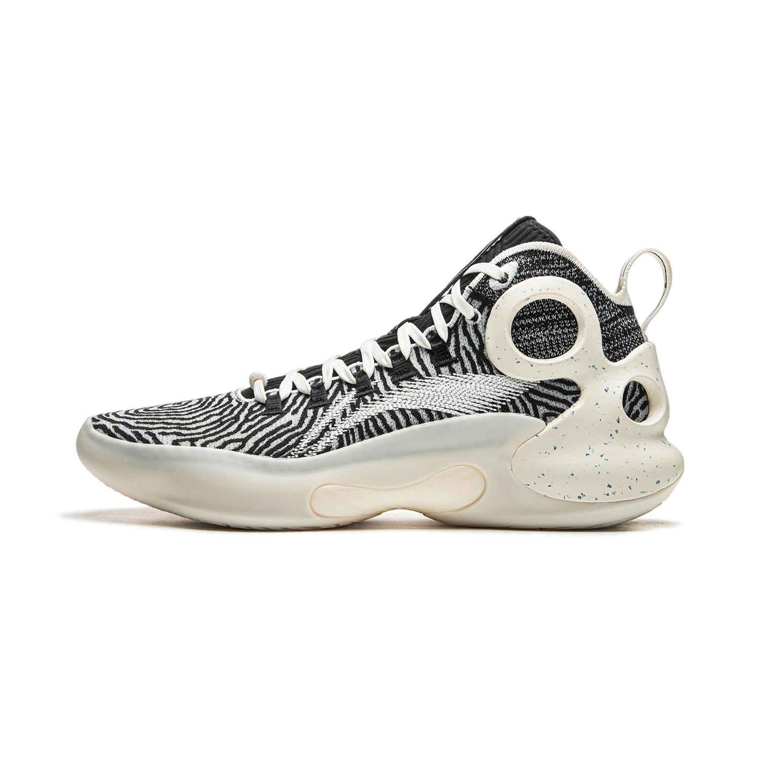 

Li Ning Yu Shuai Ultra Технология Carbon Core Стабильная поддержка Профессиональные баскетбольные кроссовки Мужские кроссовки Черно-белые ABAU003-10 43