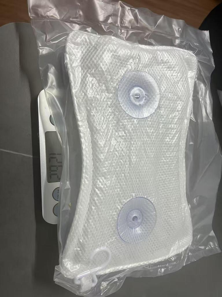 Knochenförmiges Badekissen mit 3D-Netz und Saugnäpfen für Kopf- und Nackenstütze