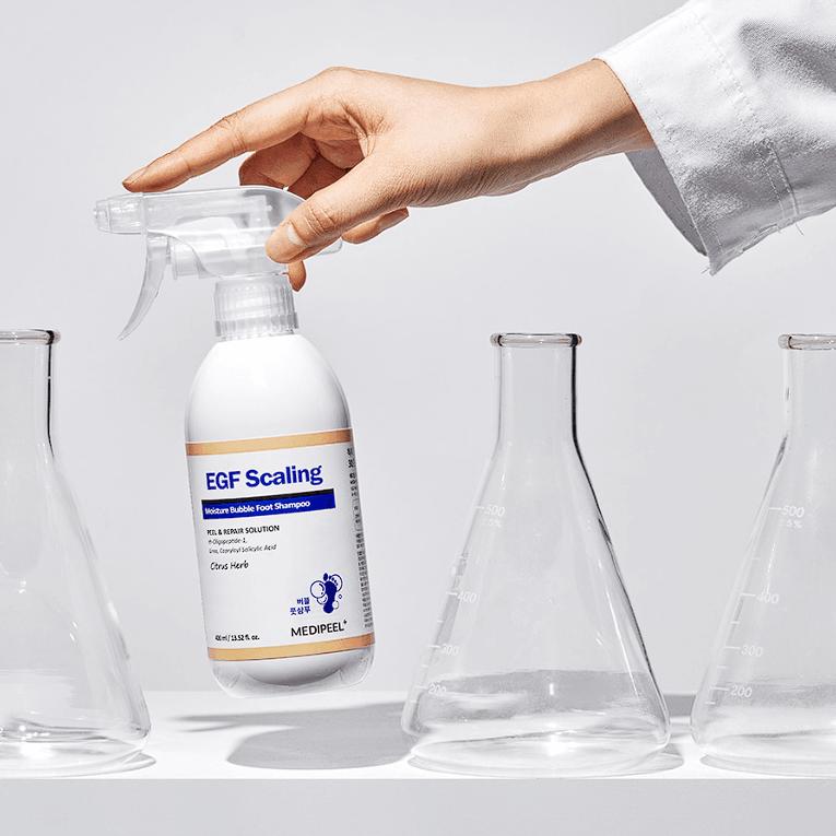 MEDI-PEEL Shampoing moussant hydratant pour les pieds EGF Scaling Moisture Bubble 400 ml