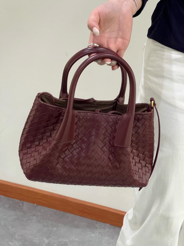 Versatile women's bag, sheepskin woven cabbage basket bag, fashion tote bag, single piece crossbody bag, handbag woman